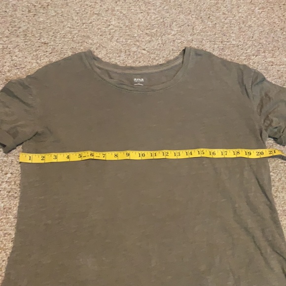 EUC ana olive green t-shirt - Picture 4 of 6